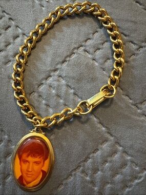 Vintage Signed BE 77 Elvis Presley Oval Photo Locket Charm Bracelet - Gold